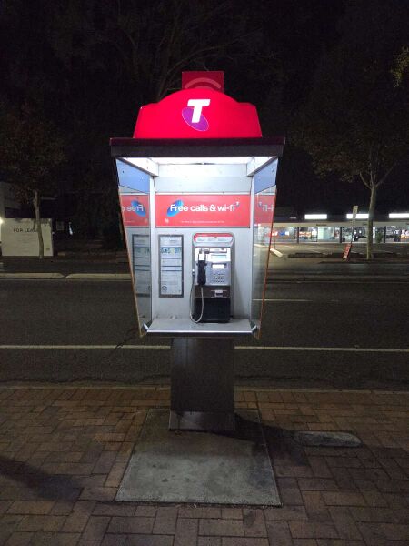 File:Payphone-08835207X2-20260507 233951.jpg