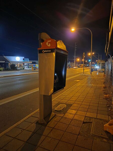 File:Payphone-08826828X2-20260510 224022.jpg
