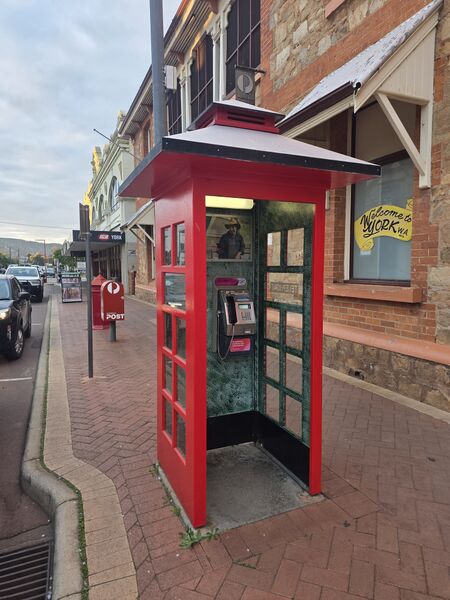 File:Payphone-08964110X2-20260518090104.jpg