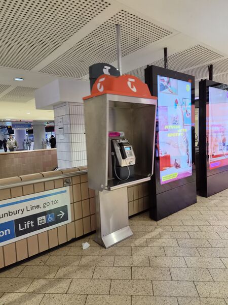 File:Payphone-03966318X2-20260520094010.jpg