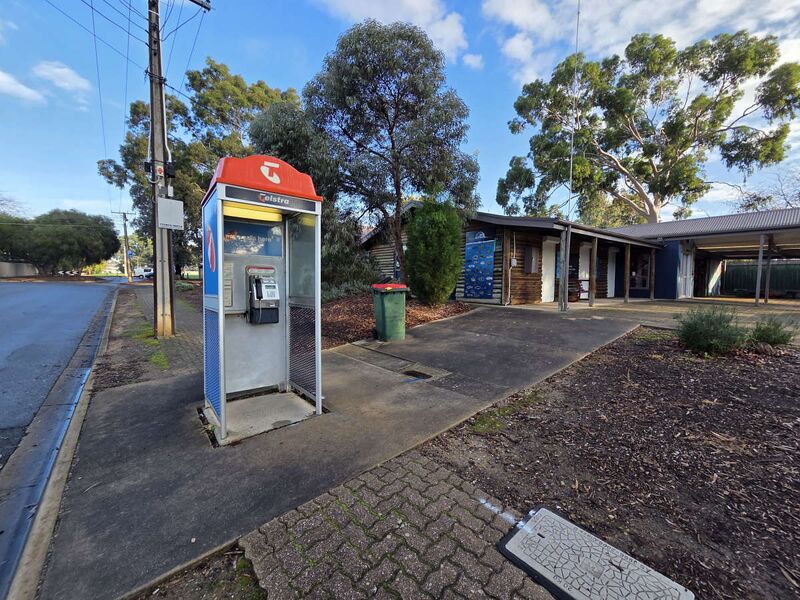 File:Payphone-08826117X2-20260528 082844.jpg