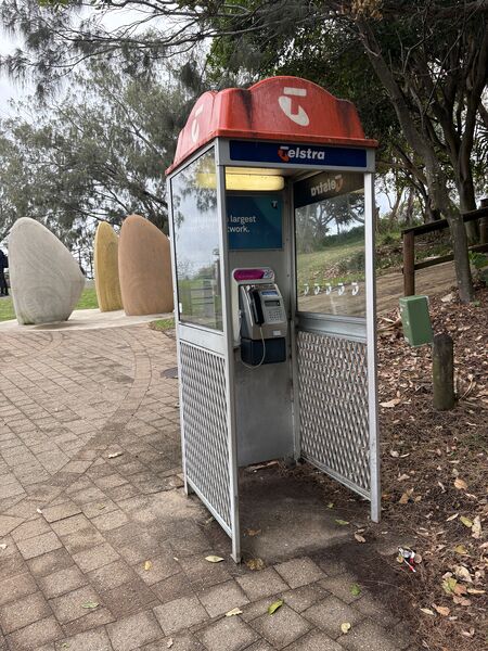 File:Payphone-07340981X2-20260510000506.jpg