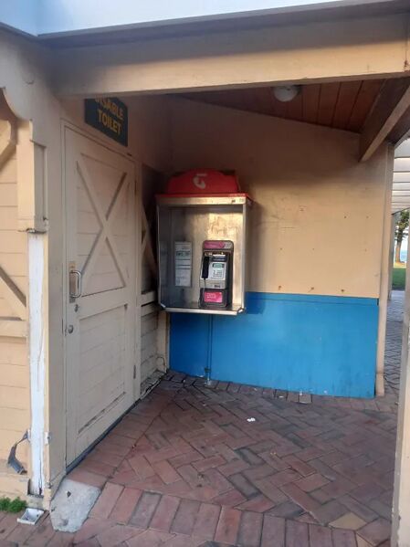 File:Payphone-02966505X2-20260511070608.jpg