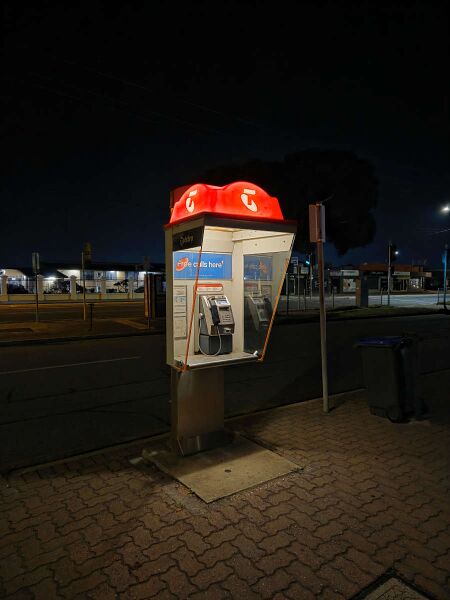 File:Payphone-08835630X2-20260510 233929.jpg