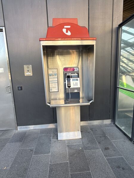 File:Payphone-02882401X1-20260512055745.jpg