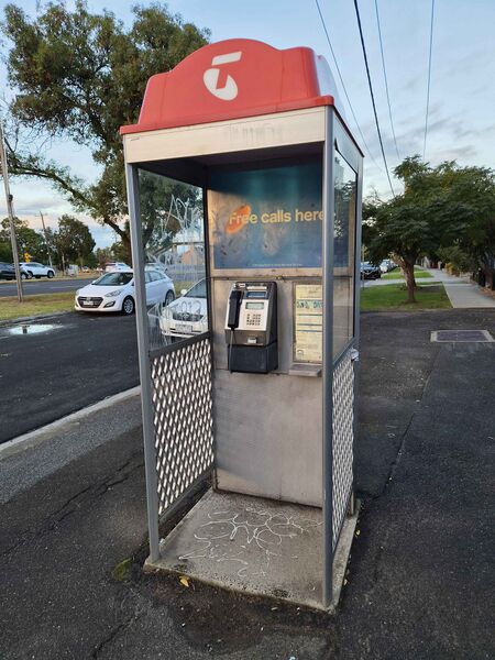 File:Payphone-03931489X2-20260508101553.jpg