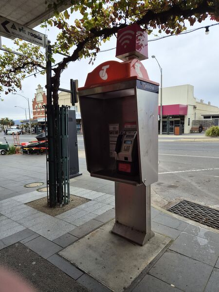 File:Payphone-03535209X2-20260524034605.jpg