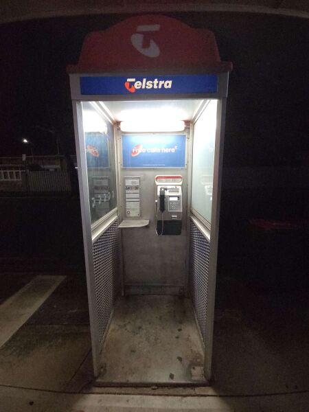 File:Payphone-08835219X2-20260508 004757.jpg