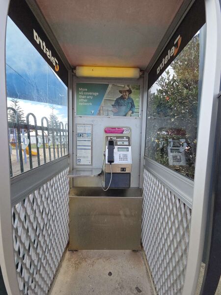 File:Payphone-08882530X2-20260505 125755.jpg