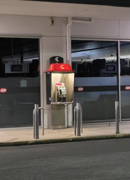 File:Payphone-08826300X2-20260510114015.jpg