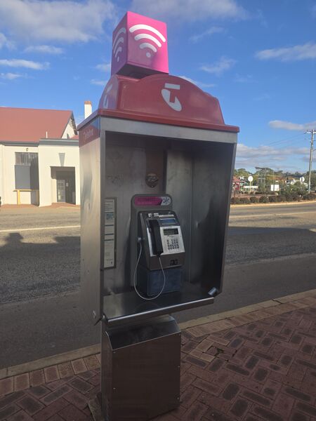 File:Payphone-08964521X9-20260518073640.jpg