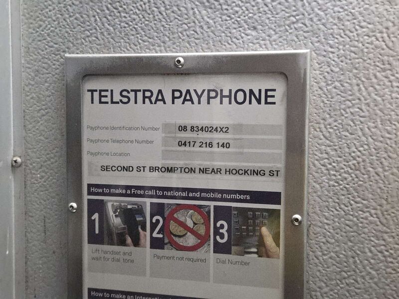 File:Payphone-08834024X2-20260507 230302.jpg