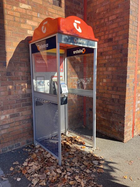 File:Payphone-03639313X2-20260510070315-Westbury-Side.jpg